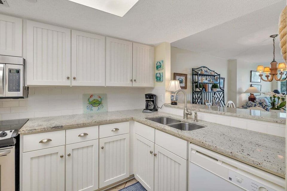 North Breakers 502 - Kitchen breakfast bar