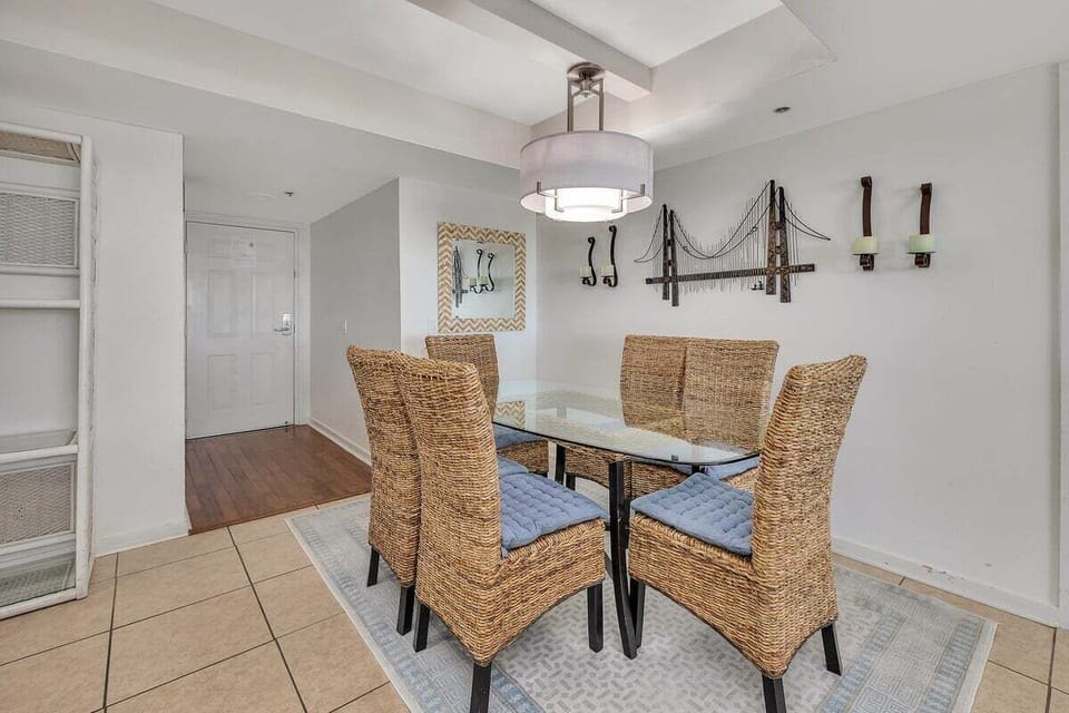 Beach Club 429 - Dining Area