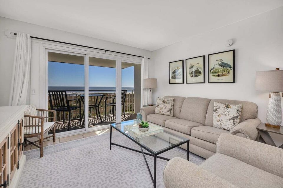 Beach Club 429 - Living Area