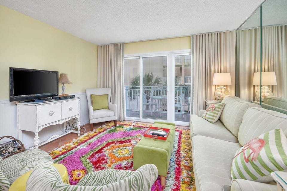 Beach Club 232 - Living Space