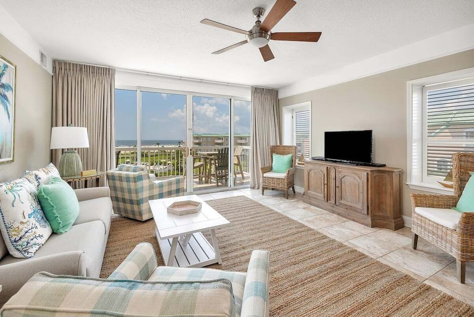 Saint Simons Grand #321 Living Space with Balcony Access