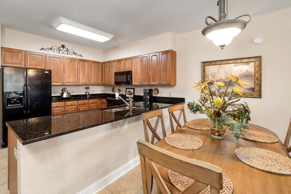760 Ocean, 204 - Dining Space