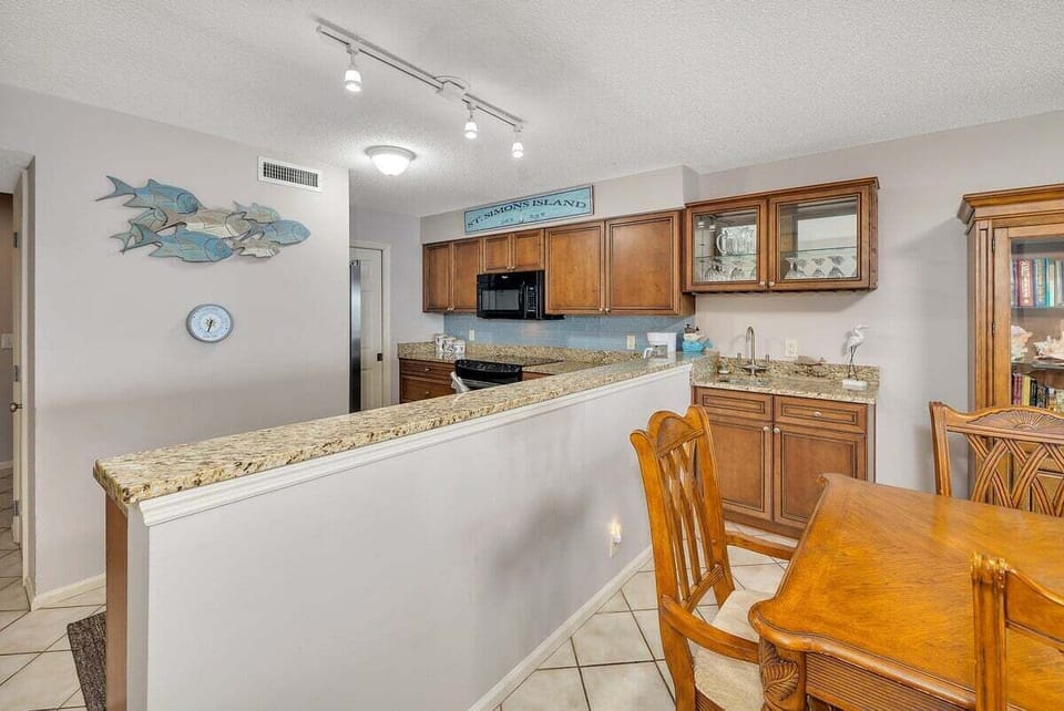 Pier Point 104 - View of Kitchen and Dining Area