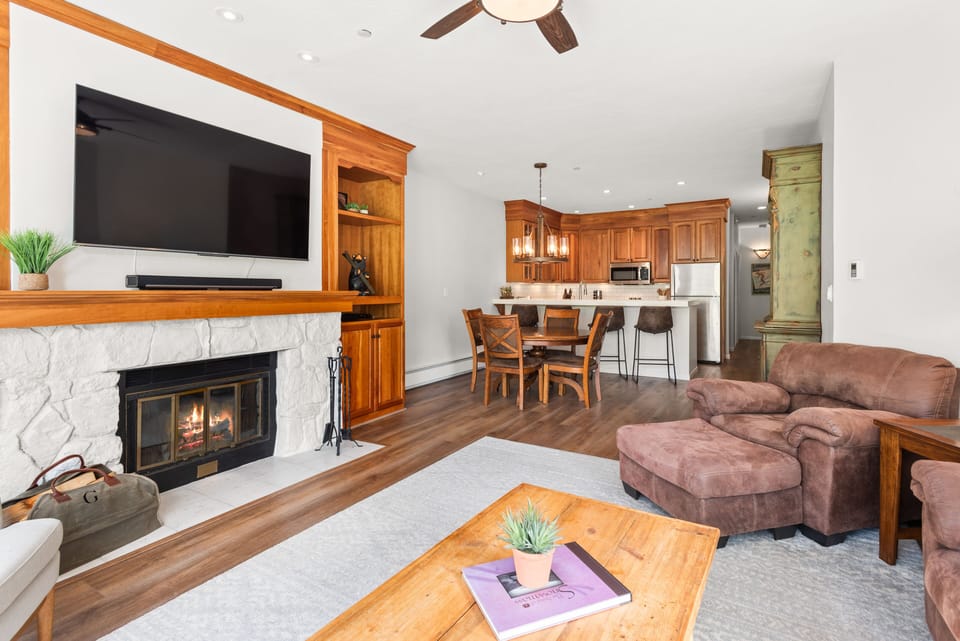 Open floor plan with Kitchen, dining and living space