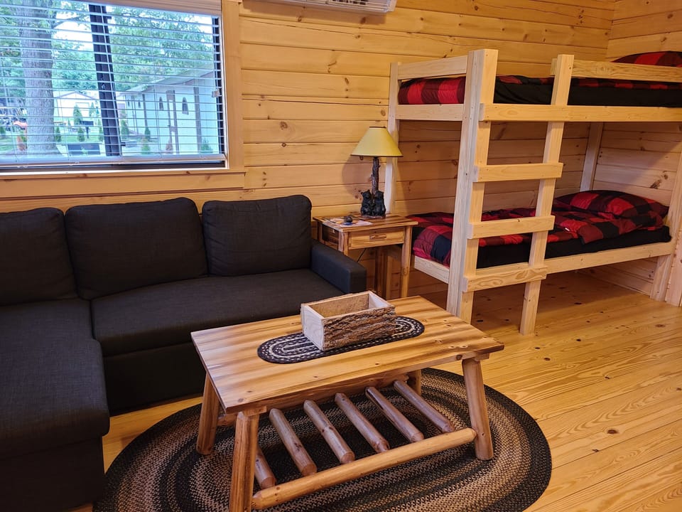 Cozy Log Cabin #5. Minutes from Seven Springs and Hidden Valley! Cabin in Pennsylvania