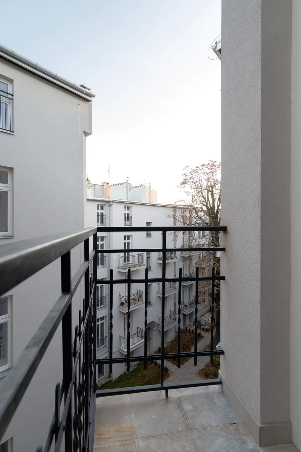 Balcony belonging to the studio.