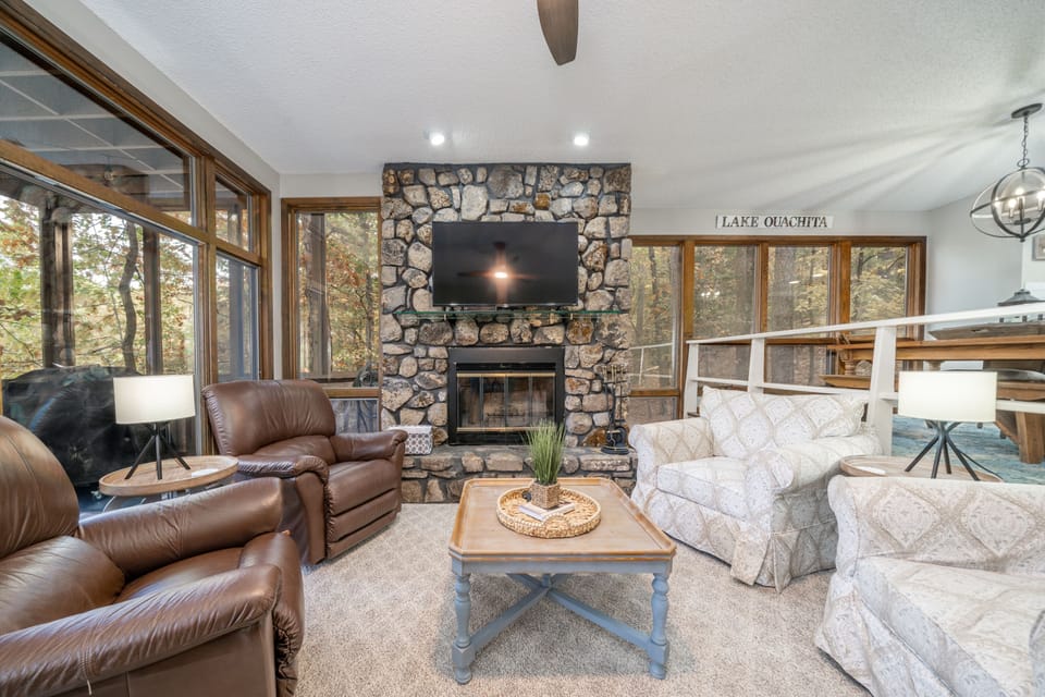 Comfortable living Room w/ Smart TV