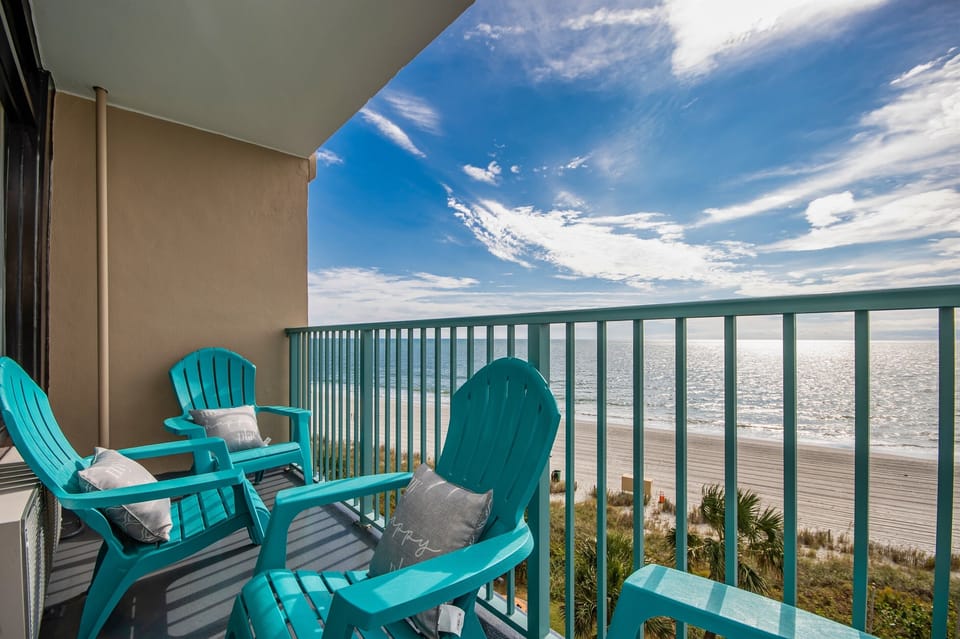 Direct Oceanfront with Amazing View
