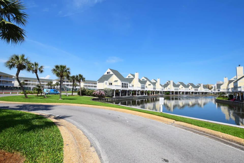 Sandpiper Cove Condo Rental 8241