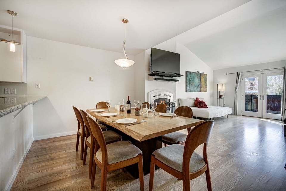 Dining room table