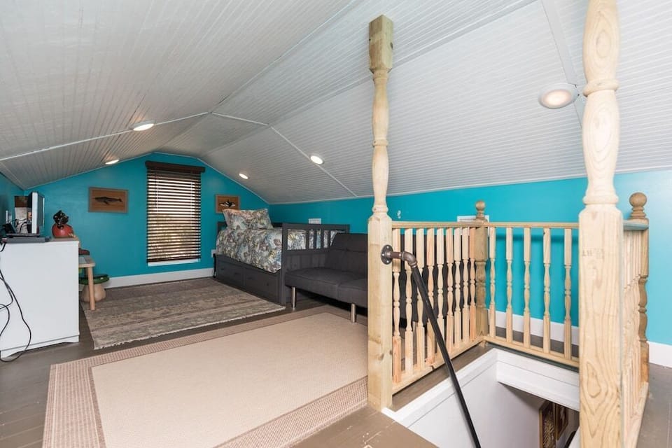 Loft with two twin beds and one sofa bed - 3rd Floor