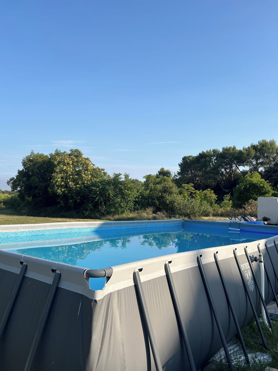 Above ground pool