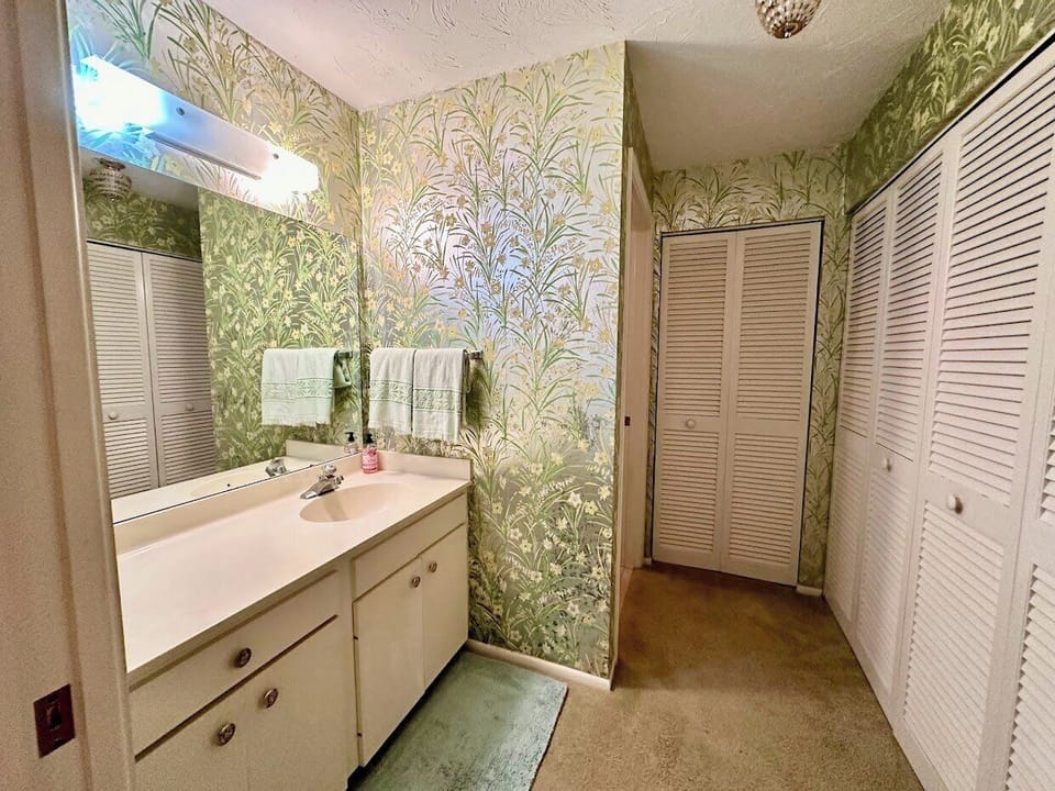 Main Bedroom Bath