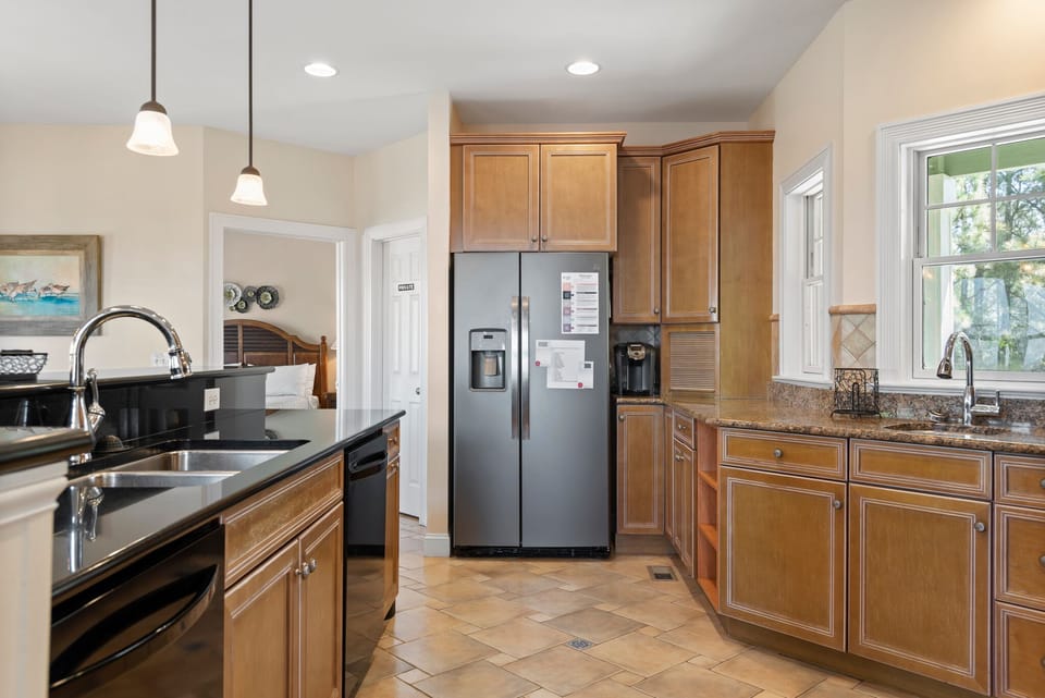 CC009: All About The View | Mid Level Kitchen