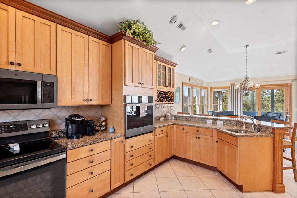 CC068: Endless Sunsets | Top Level Kitchen