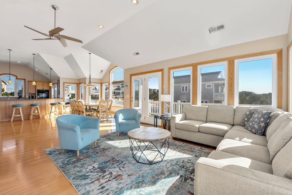 CC230: A Shore Thing | Top Level Living Area