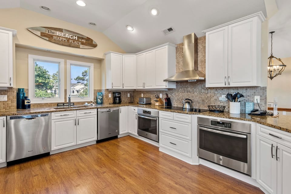 CL579: Turtles Nest | Top Level Kitchen