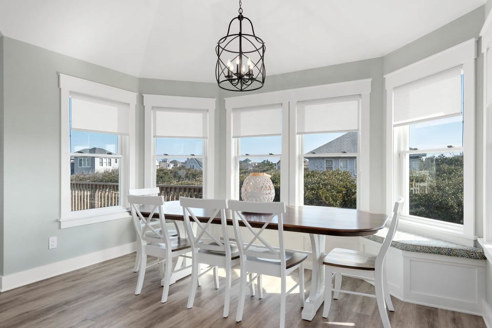 DU904: Sandy Duck | Top Level Dining Area