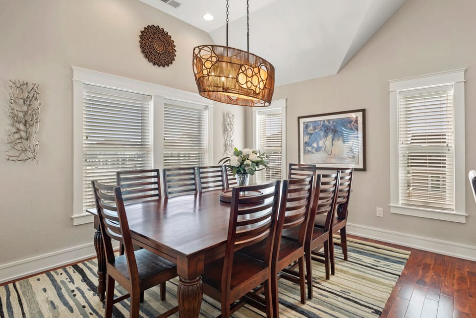 OSO36: A Ruff Life l Top Level Dining Area