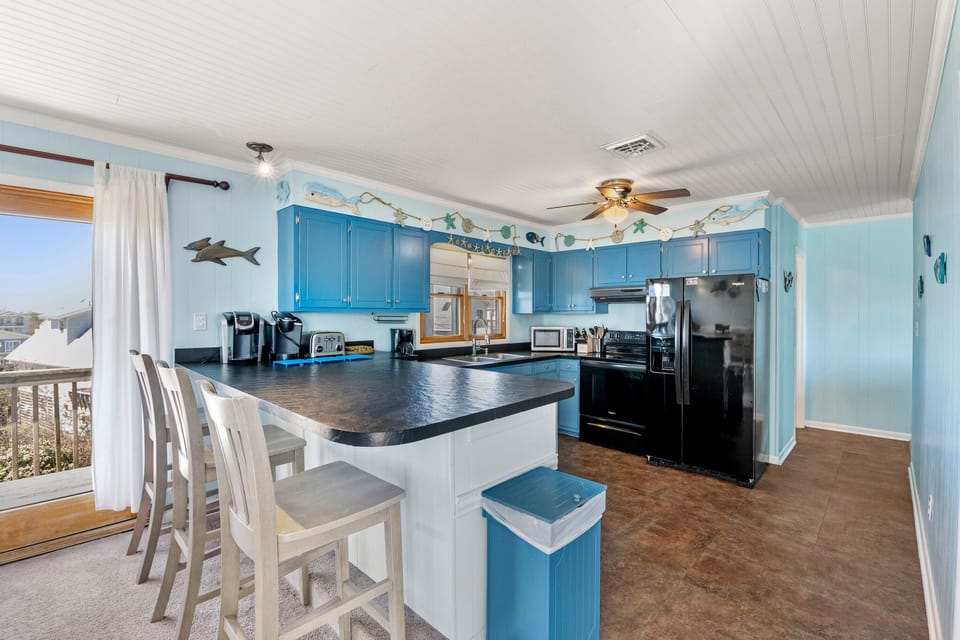 SN86: Amazing View | Top Level Kitchen