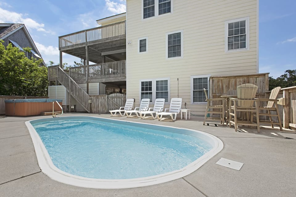 SS11: Just Wright | Private Pool Area
