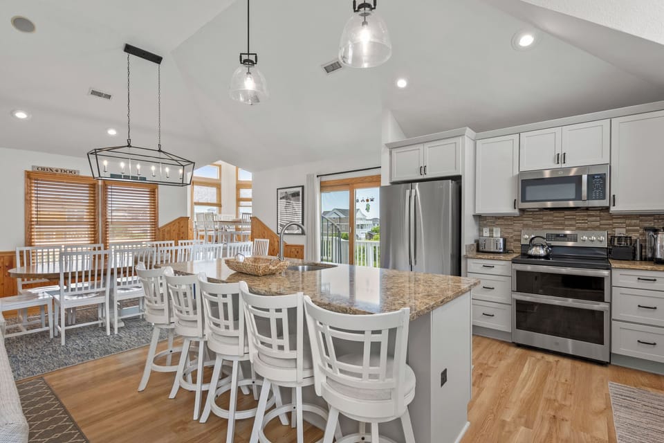 WH399: E=M(Sea)2 | Top Level Kitchen