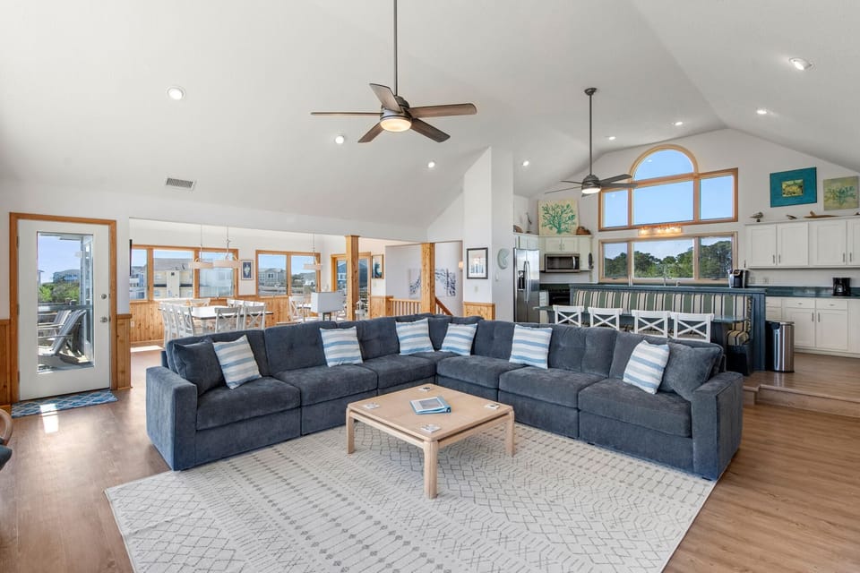 OH97: The Wheelhouse | Top Level Living Area