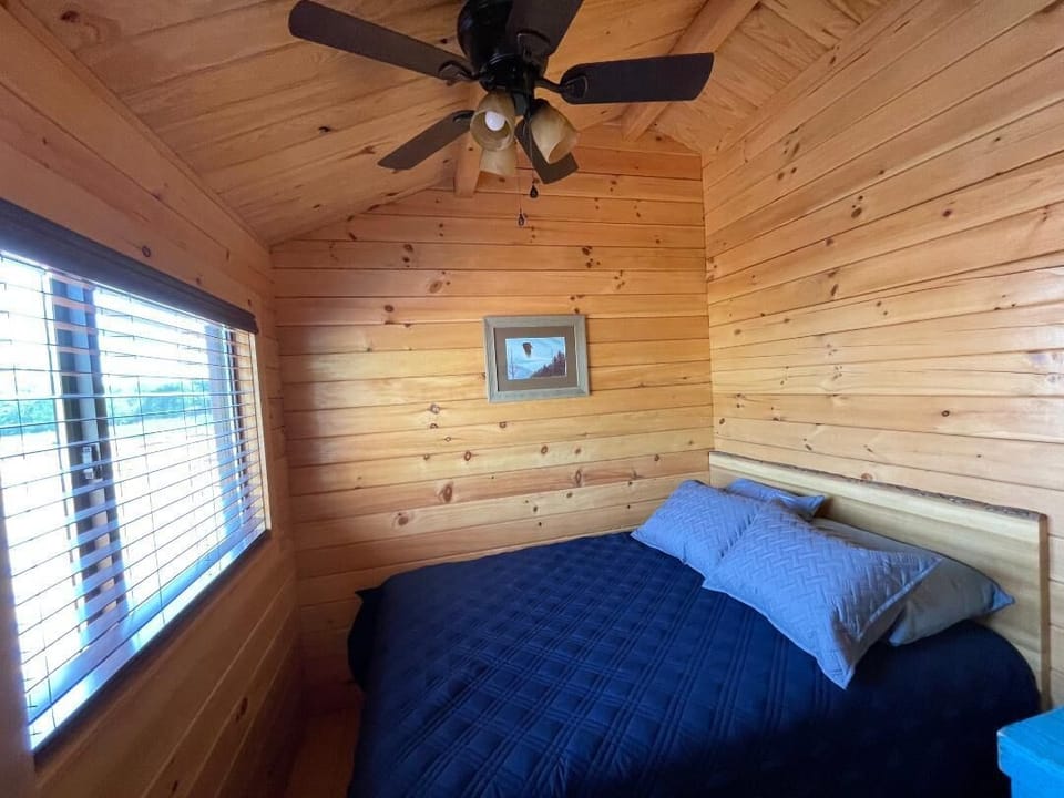 Queen bed in second bedroom