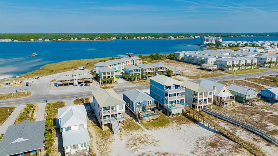 Marvel by the Sea is nestled between the Gulf and Little Lagoon
