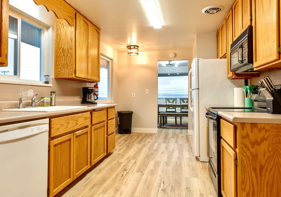 Kitchen with bay view