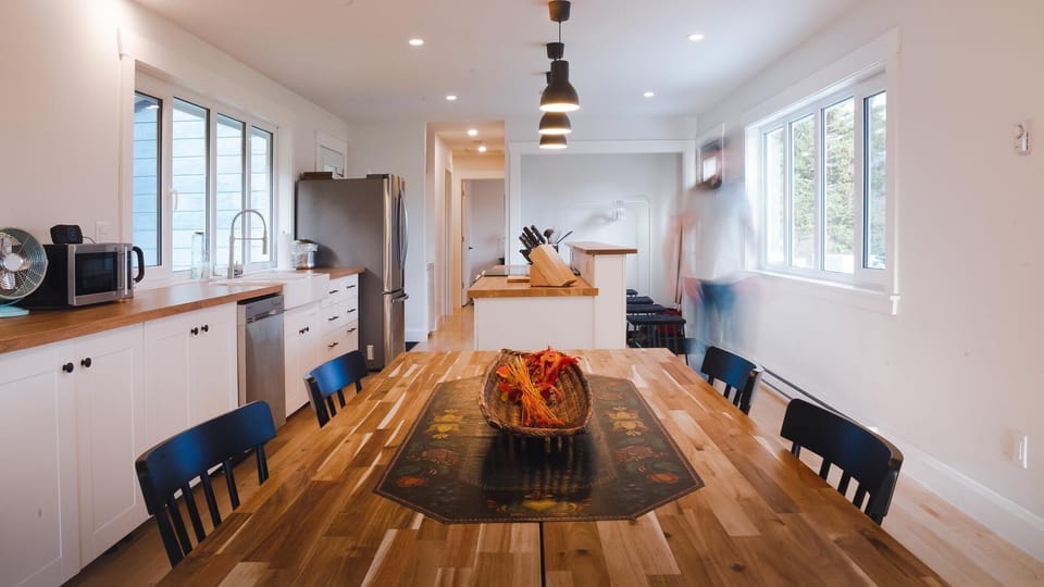 Large dining table to sit up-to 6 people. 