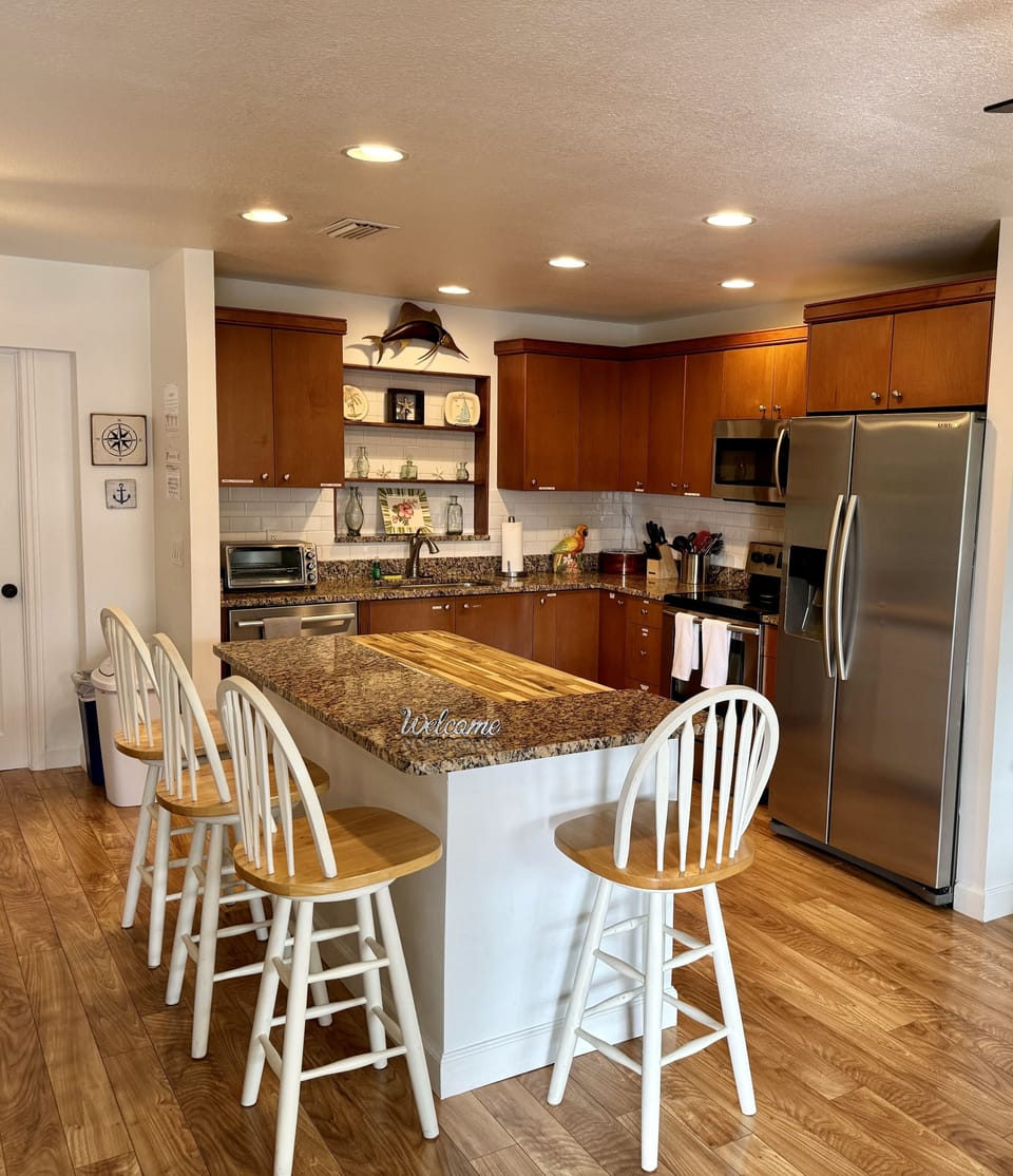 Newly Updated Kitchen and Bar Area.