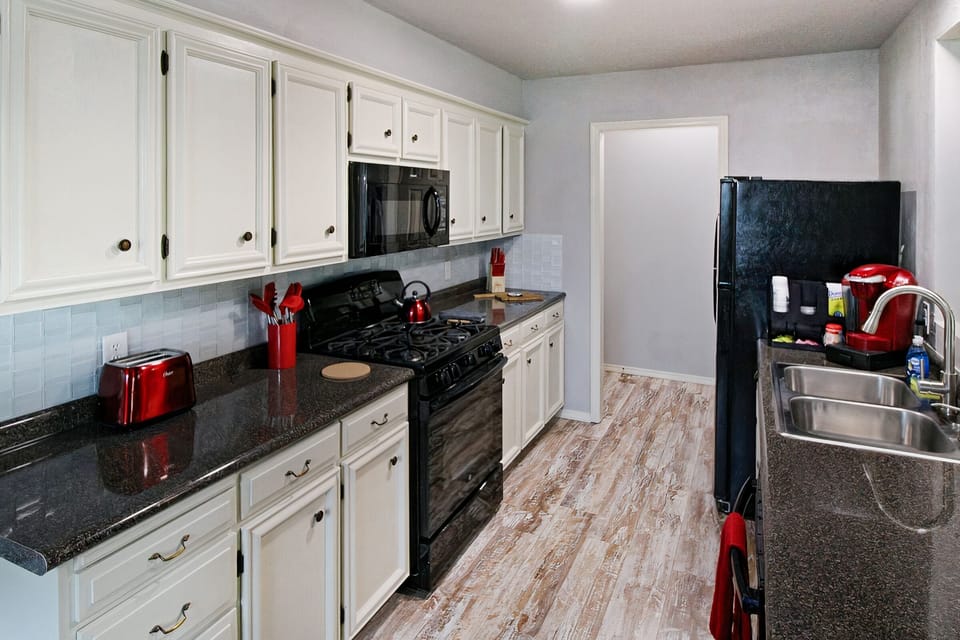 Full Kitchen
