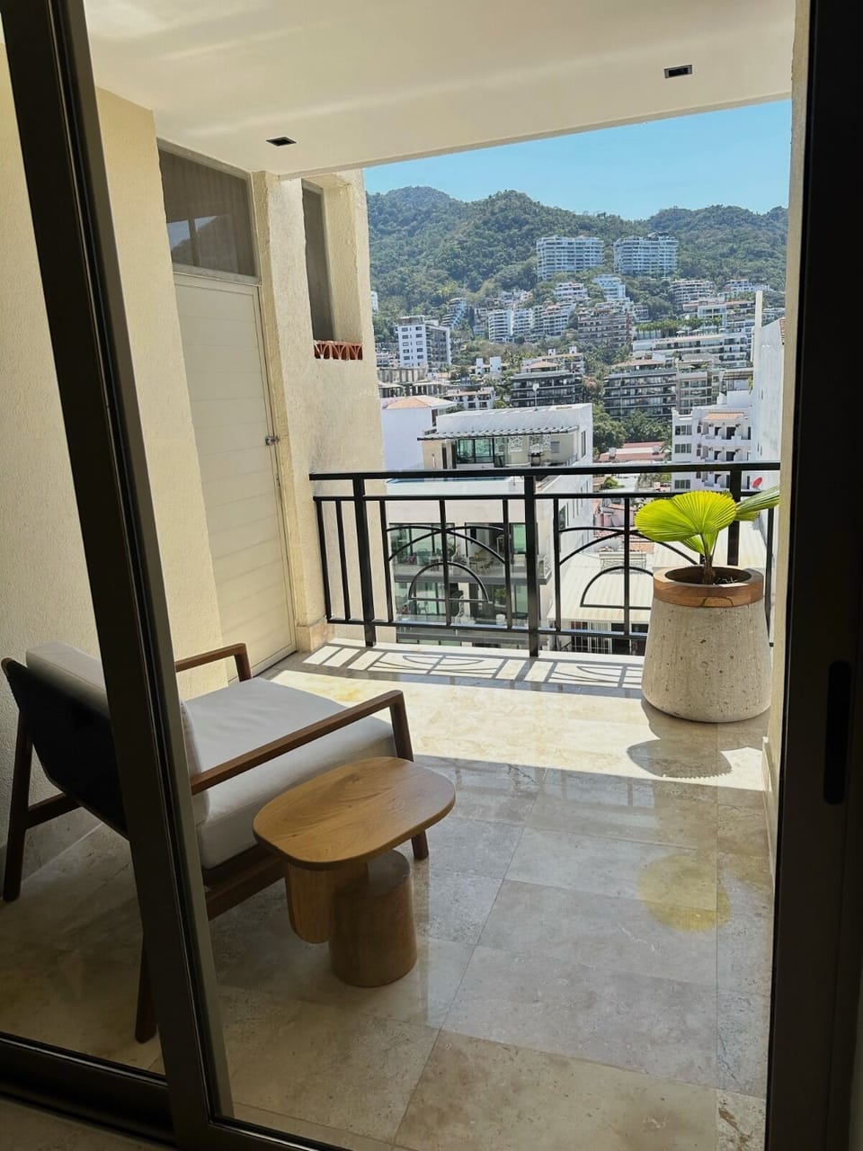 Condo - Image 13