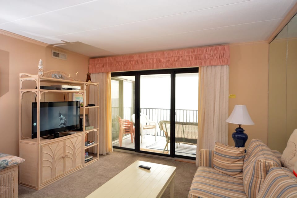 Flying Cloud #802 Living Area