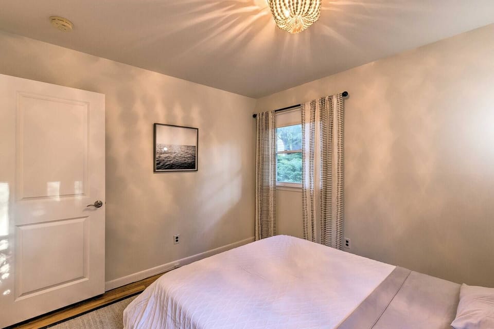 Bedroom 3 | Queen Bed