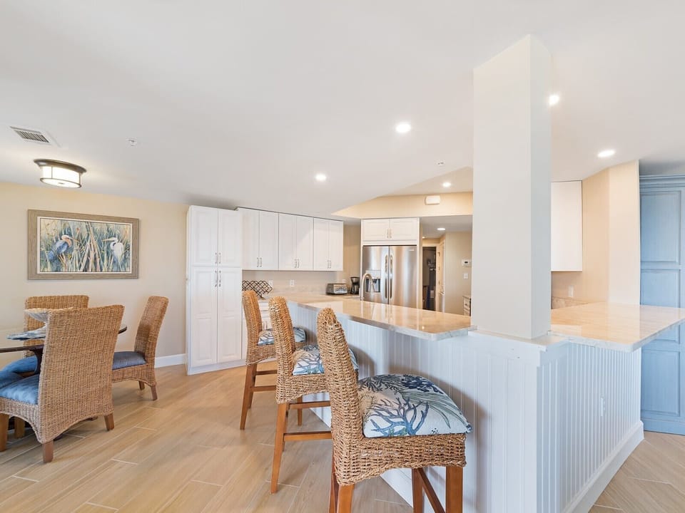 Kitchen with Breakfast Bar at 5209 Hampton Place