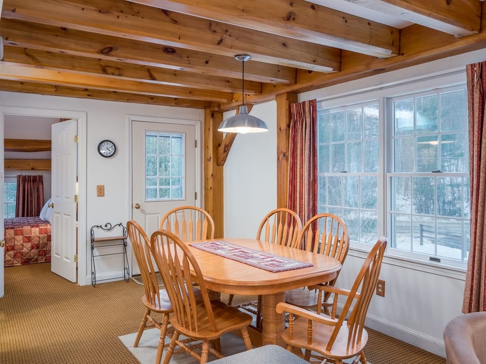 Dining Room, Seating 6