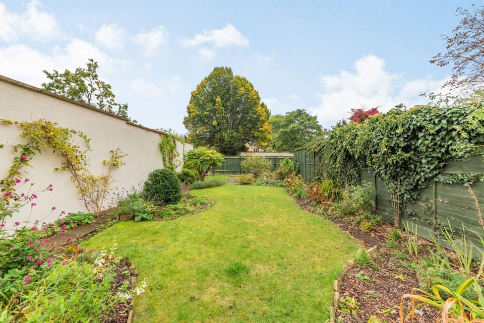 North House Garden - StayCotswold