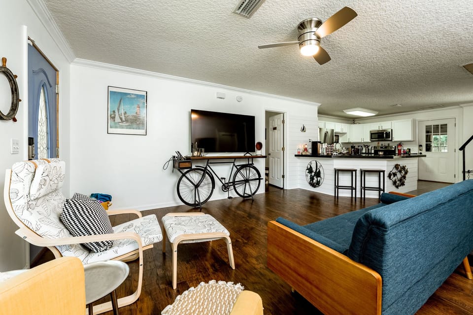 Living room with workstation and air printer