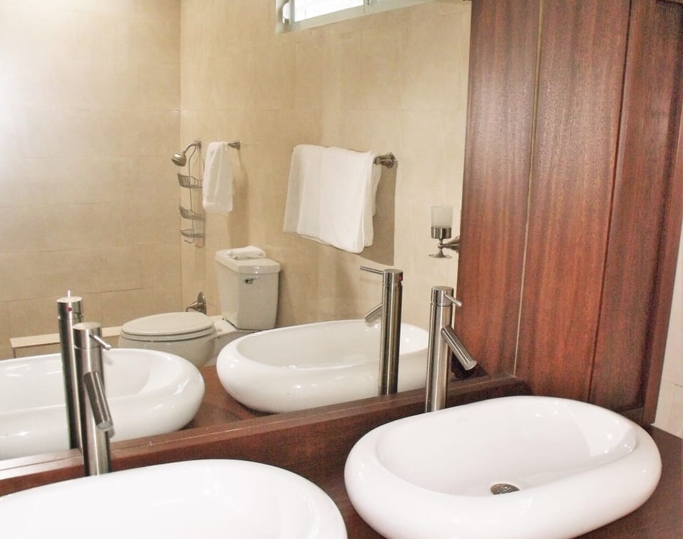 full bathroom, four more in the pool gazebo and pool table gazebo