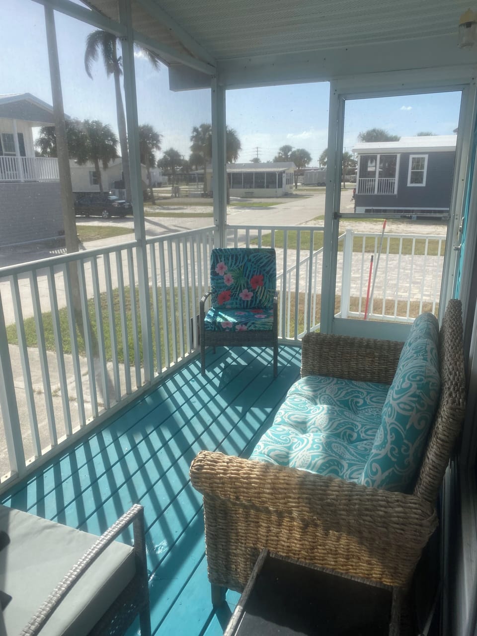 Screened in porch