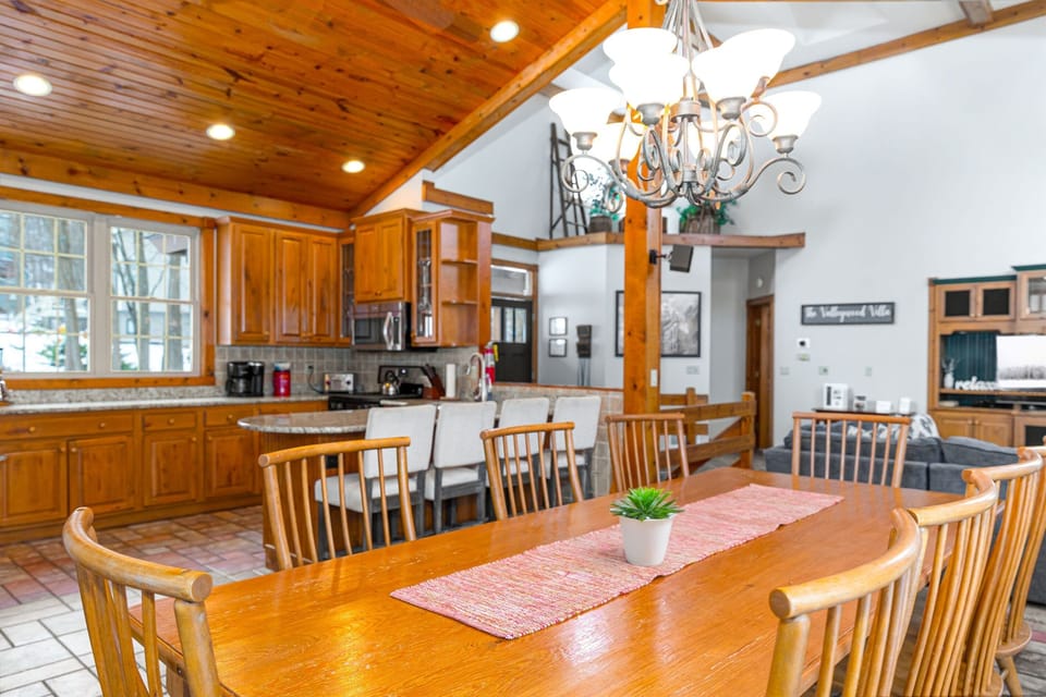Dining table - seats up to 10
