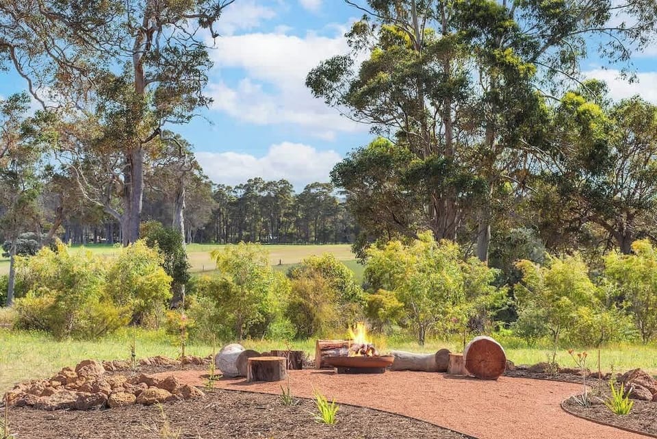 Gather around the fire pit for cosy evenings under the stars, swapping stories and soaking in the serene surroundings (seasonal restrictions apply).