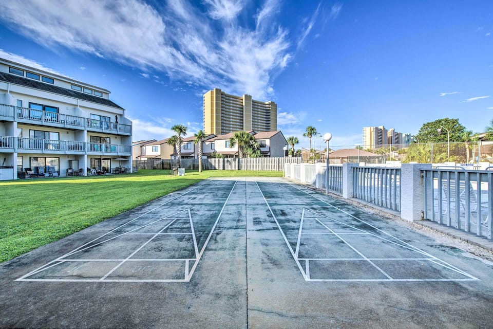 Endless Summer Complex | Shuffleboard