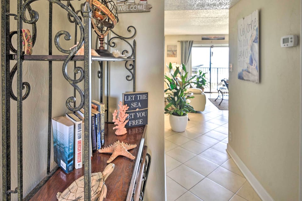 Entryway | Books | Free WiFi
