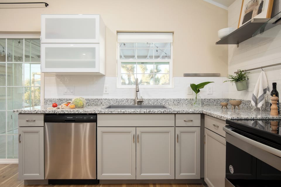 Well equipped kitchen. 