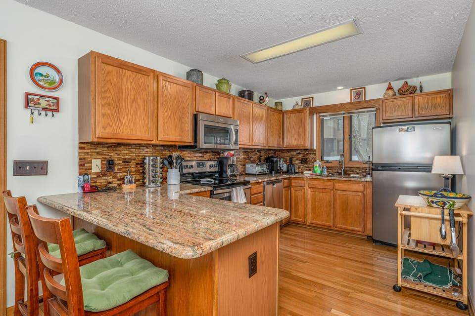 Prepare your favorite meals in the spacious, fully equipped kitchen.