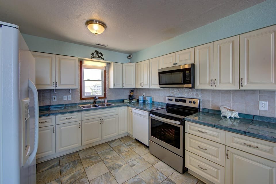 Fully stocked kitchen