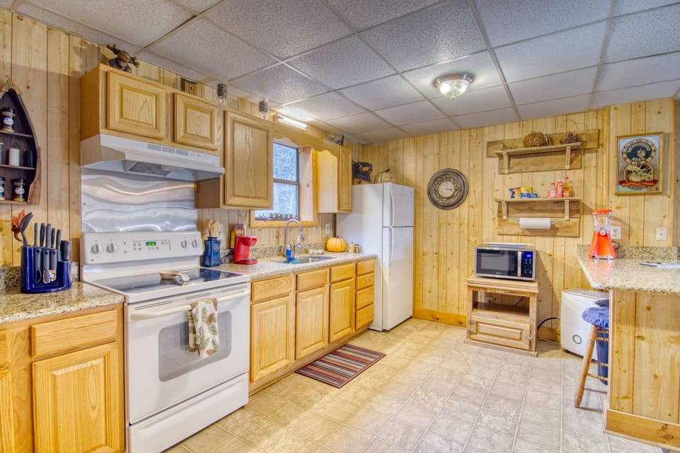 Downstairs full kitchen